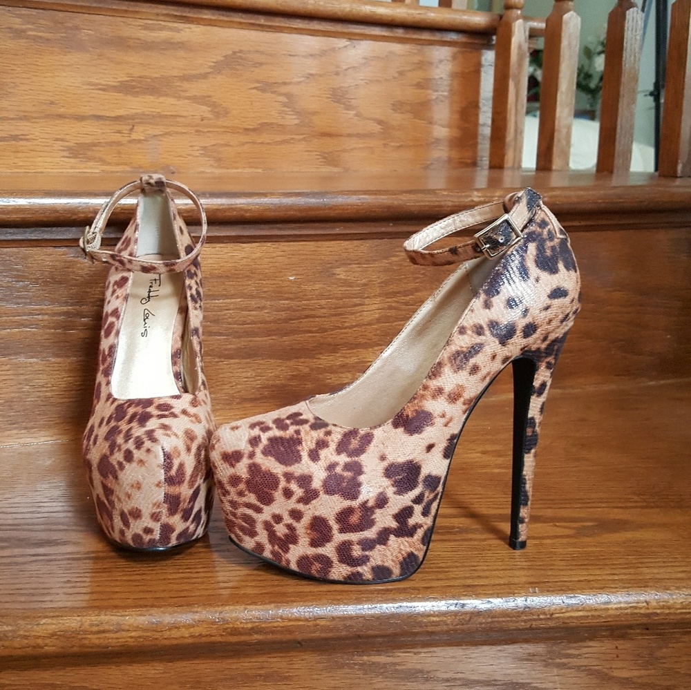 Leopard Heels - Picture 2 of 3